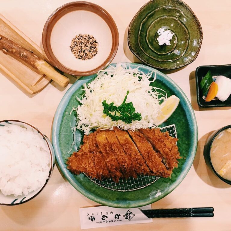 とん亭