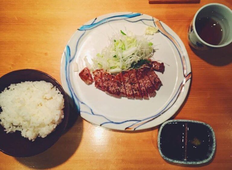肉処 つくね