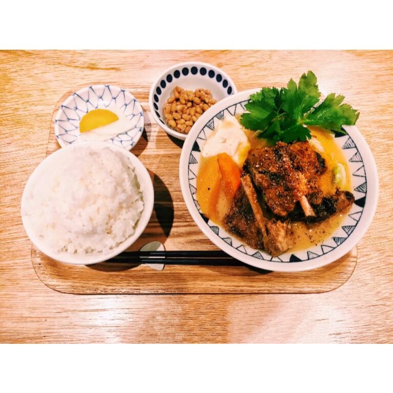 ごちとん（野菜を食べる ごちそうとん汁）